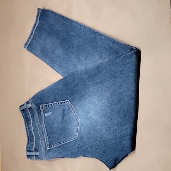 Tommy Bahama Size 33 Slim Boyfriend Slightly Distressed Jeans Gently Used Cond. - Picture 1 of 15